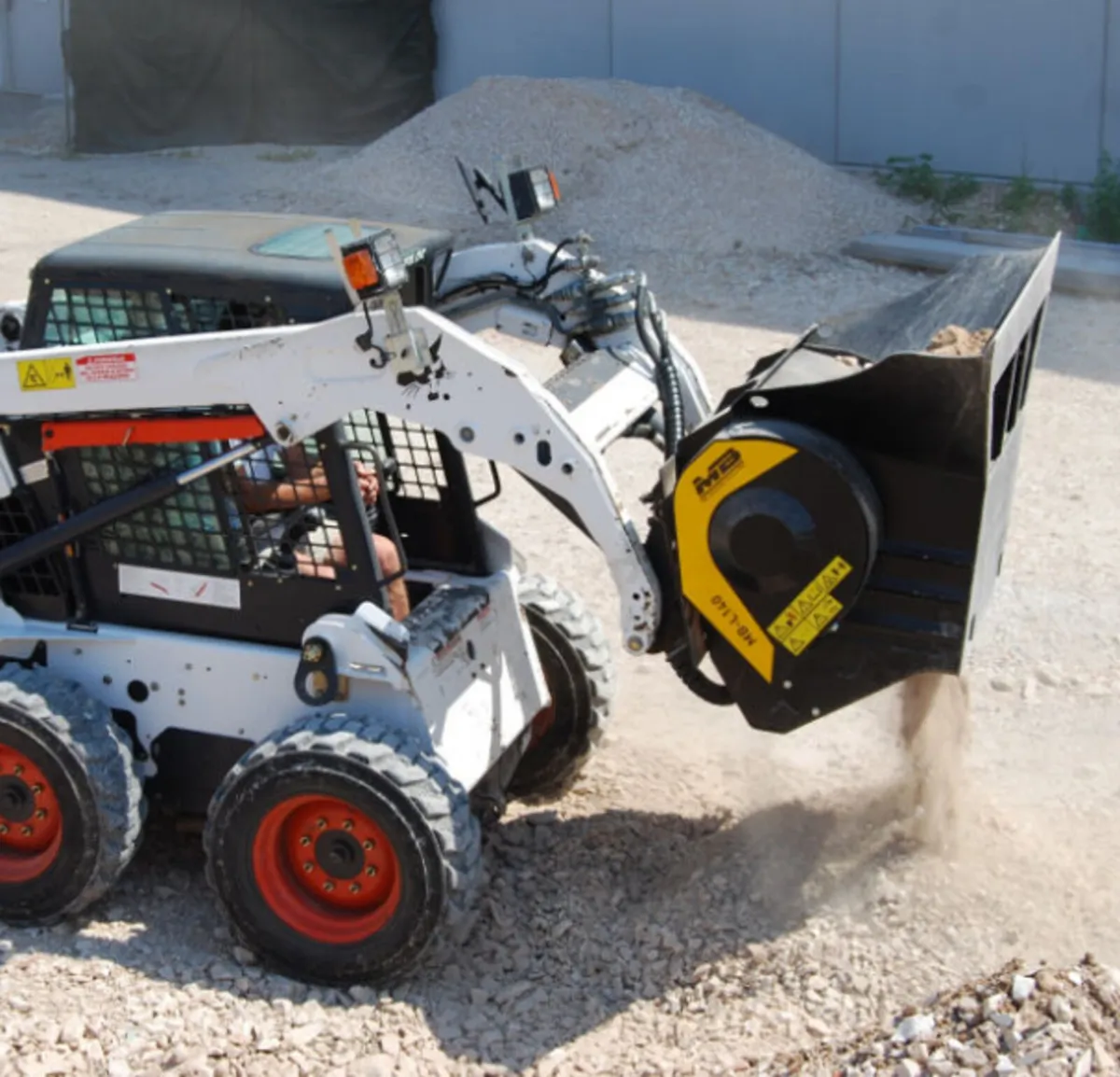 MB L140 Crusher bucket for Loaders - Image 1