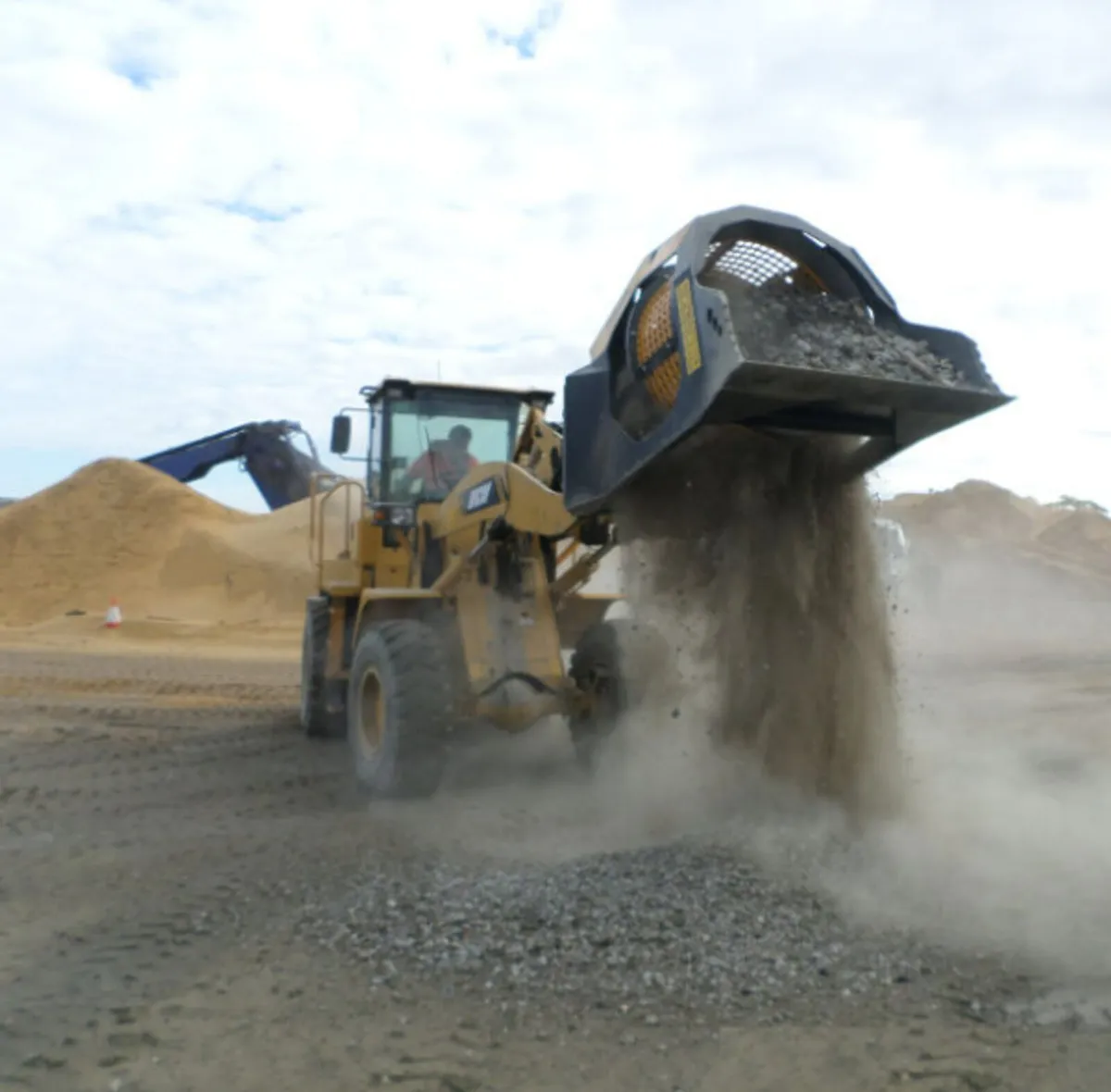 MB LS170 Screening Bucket for Loaders - Image 3