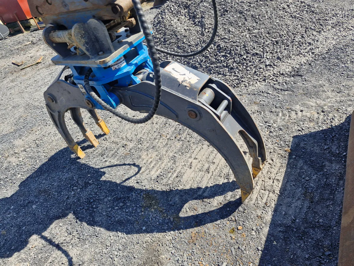 JDE 14T HYDRAULIC ROCK FINGER GRAB (Demo model - Image 1