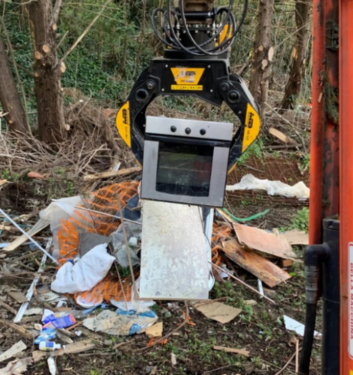 MB G450 Grab for excavator - Image 3