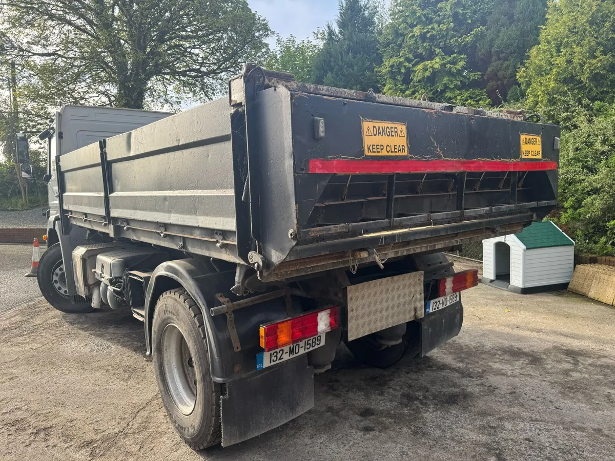 Mercedes-Benz Chip Spreader 3 way tipper - Image 4