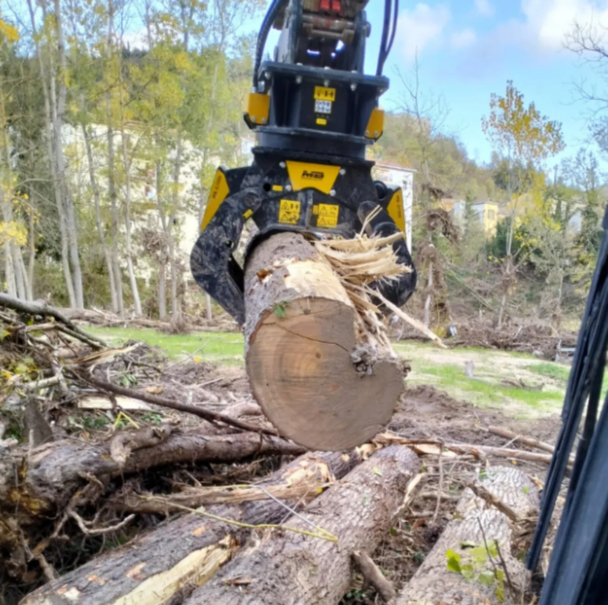 MB G1000 Grab for excavator - Image 2