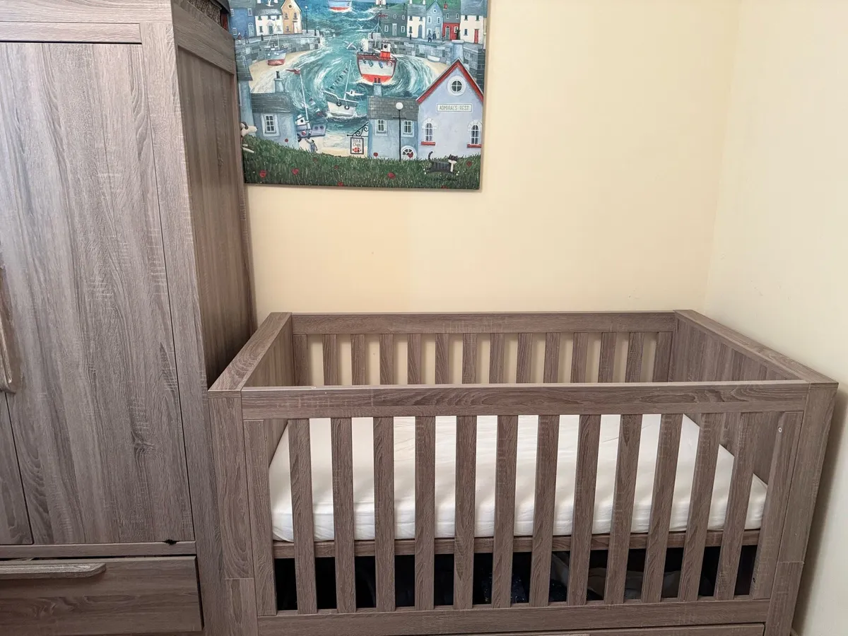 Mammas & pappas Franklin baby cot and wardrobe - Image 3