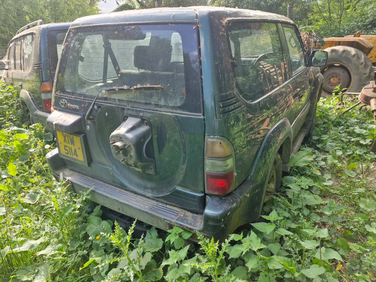 Toyota landcruiser 96 to 03 breaking for parts - Image 3