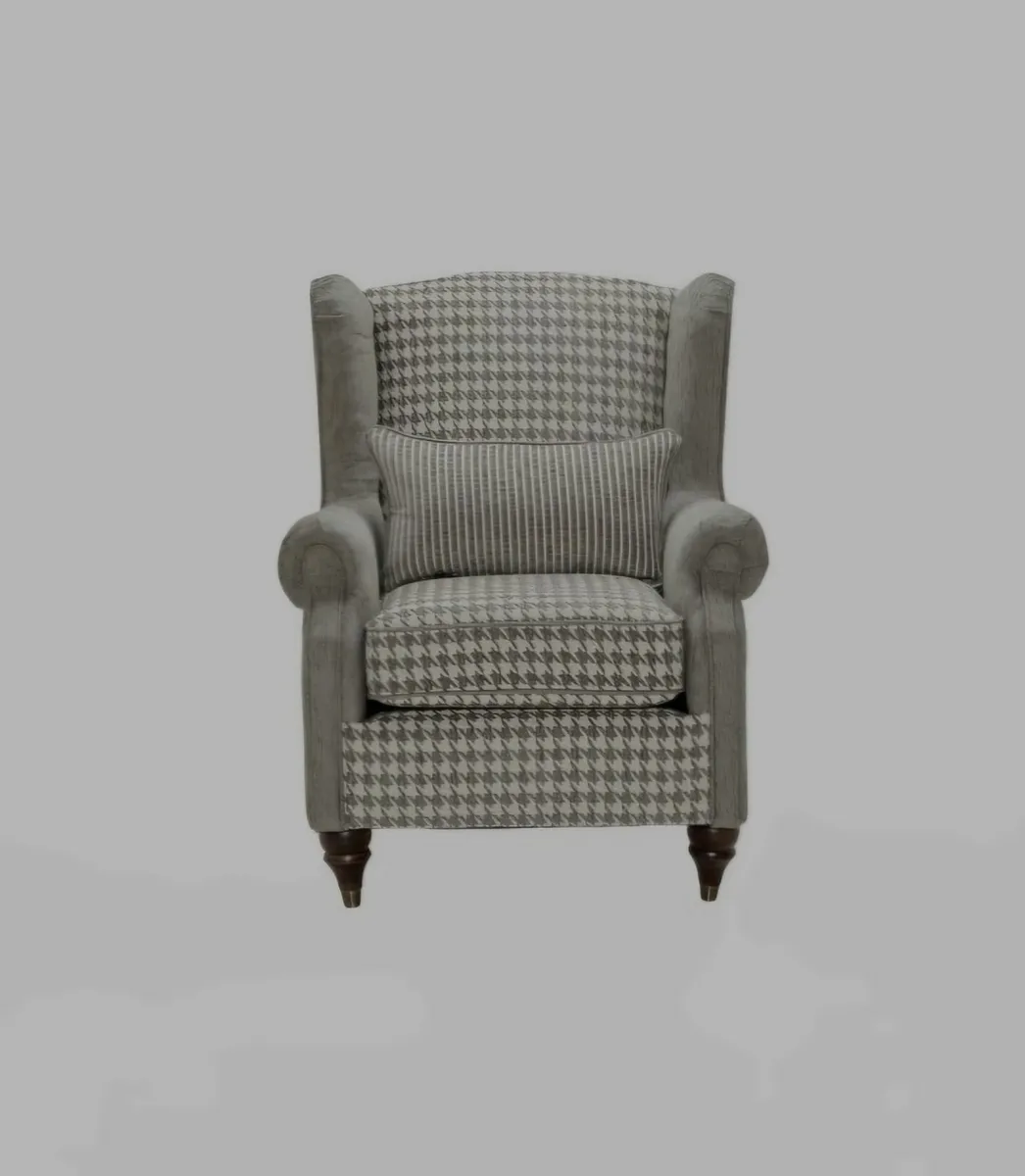 Suite for sale cloth chesterfield - Image 4