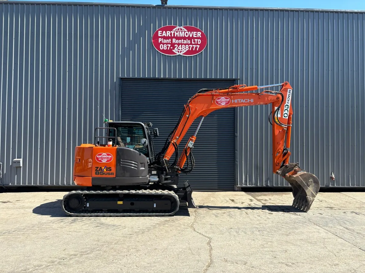 8 Ton Digger Hire - Image 3