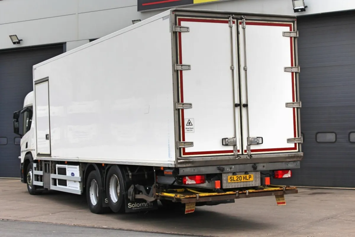 2020 SCANIA P320 6X2 FRIDGE LORRY - Image 4