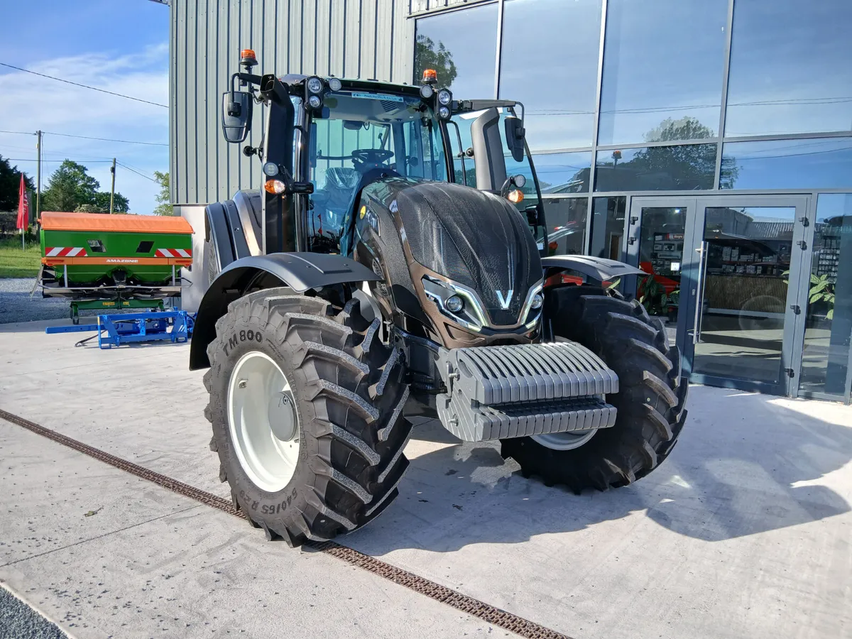 Valtra T155 - Image 2