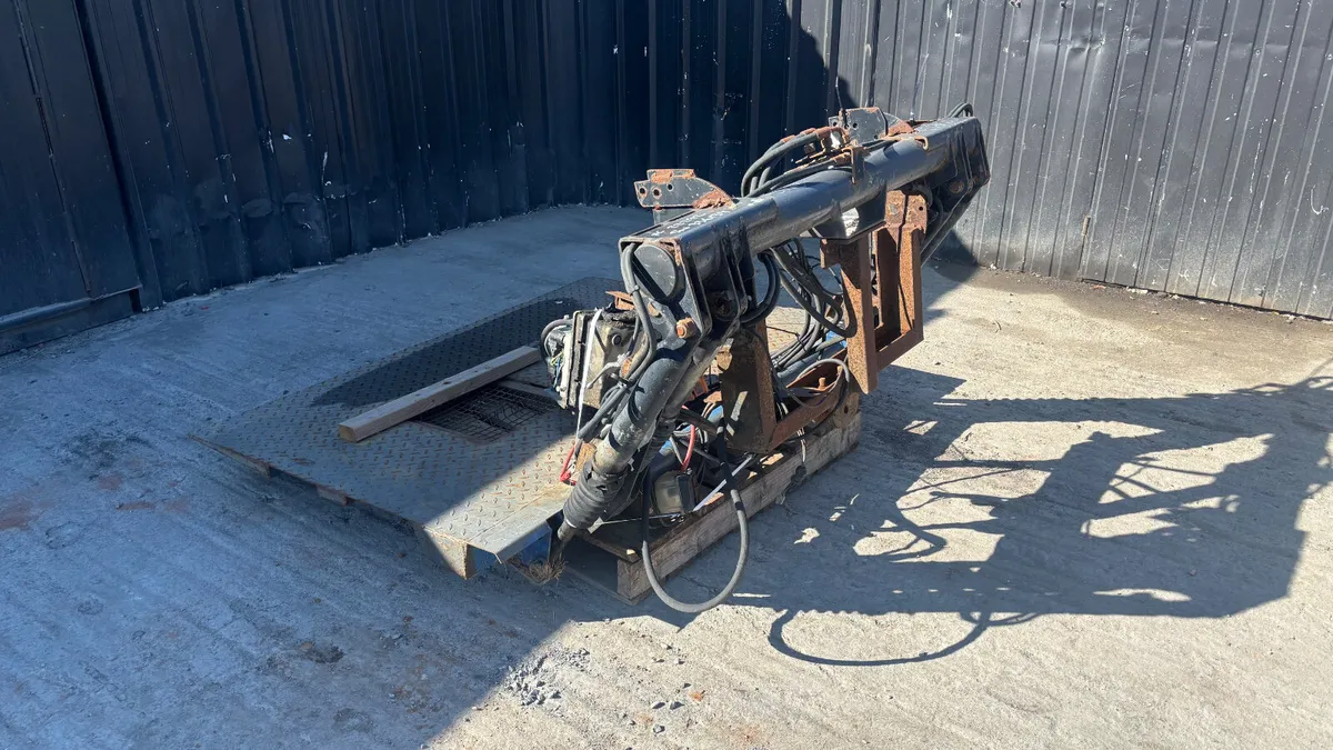 500kg Tail Lift to suit small truck - Image 1