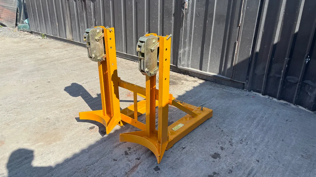 Double barrel lifter to suit forklift - Image 3