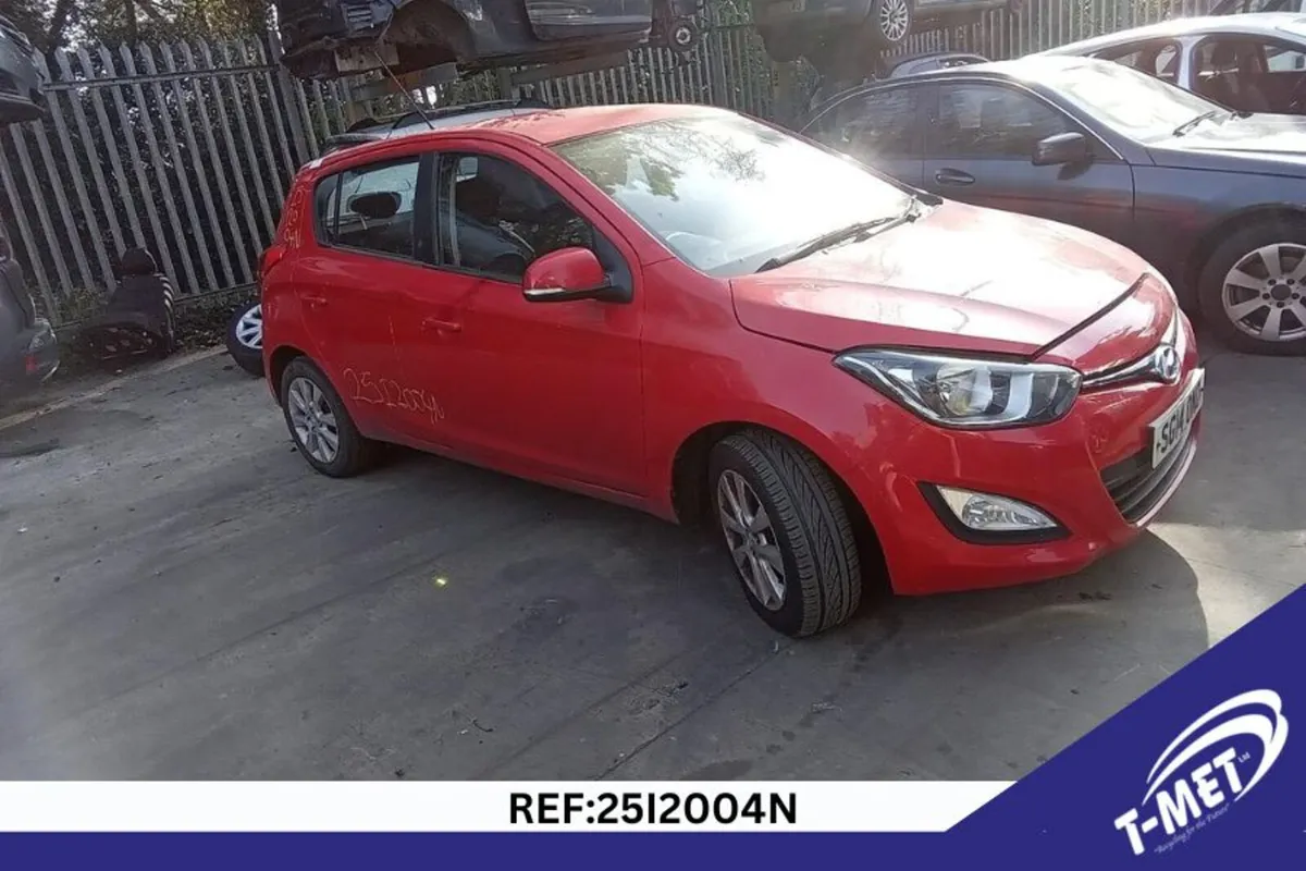 2014 HYUNDAI I20 BREAKING FOR PARTS - Image 1