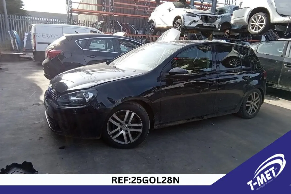 2009 VOLKSWAGEN GOLF BREAKING FOR PARTS - Image 2