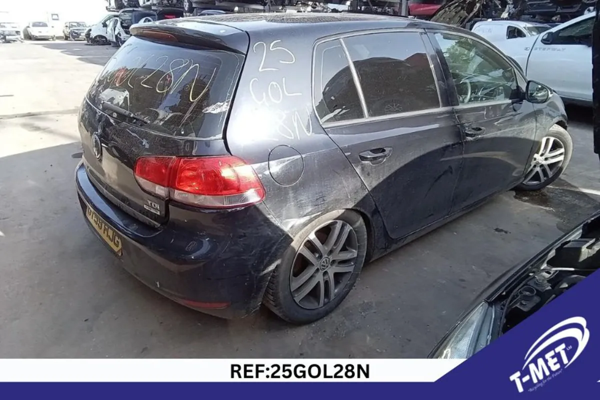 2009 VOLKSWAGEN GOLF BREAKING FOR PARTS - Image 4