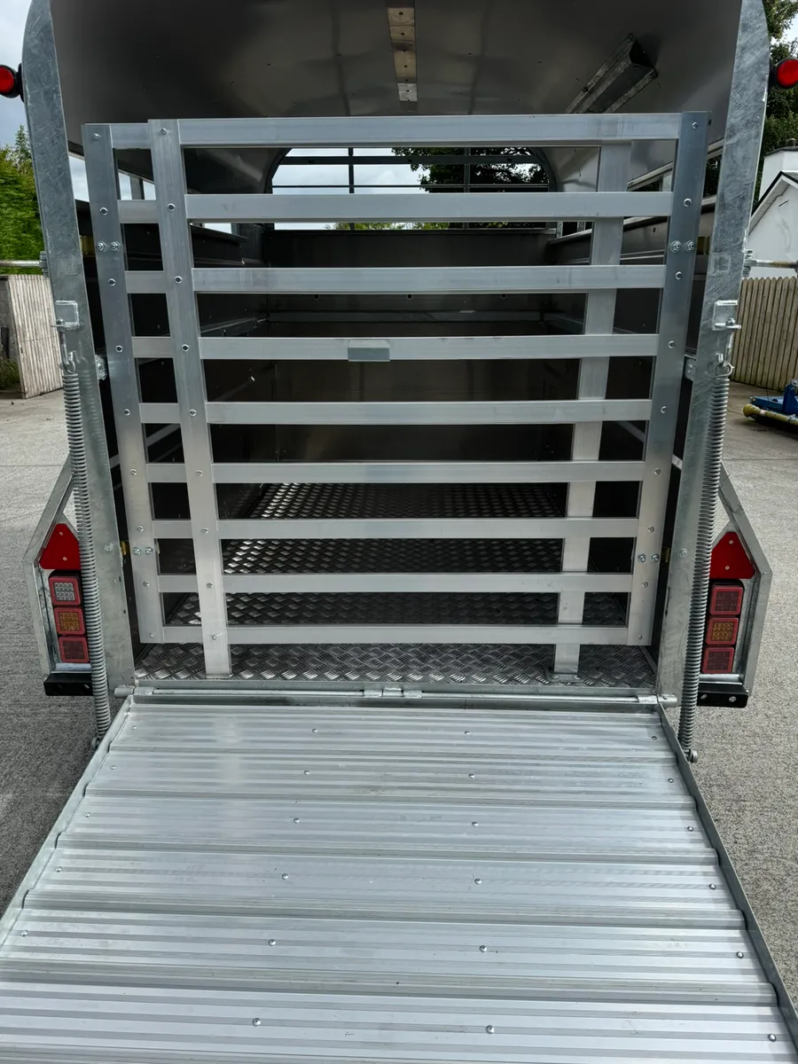 Nugent livestock trailer - Image 4