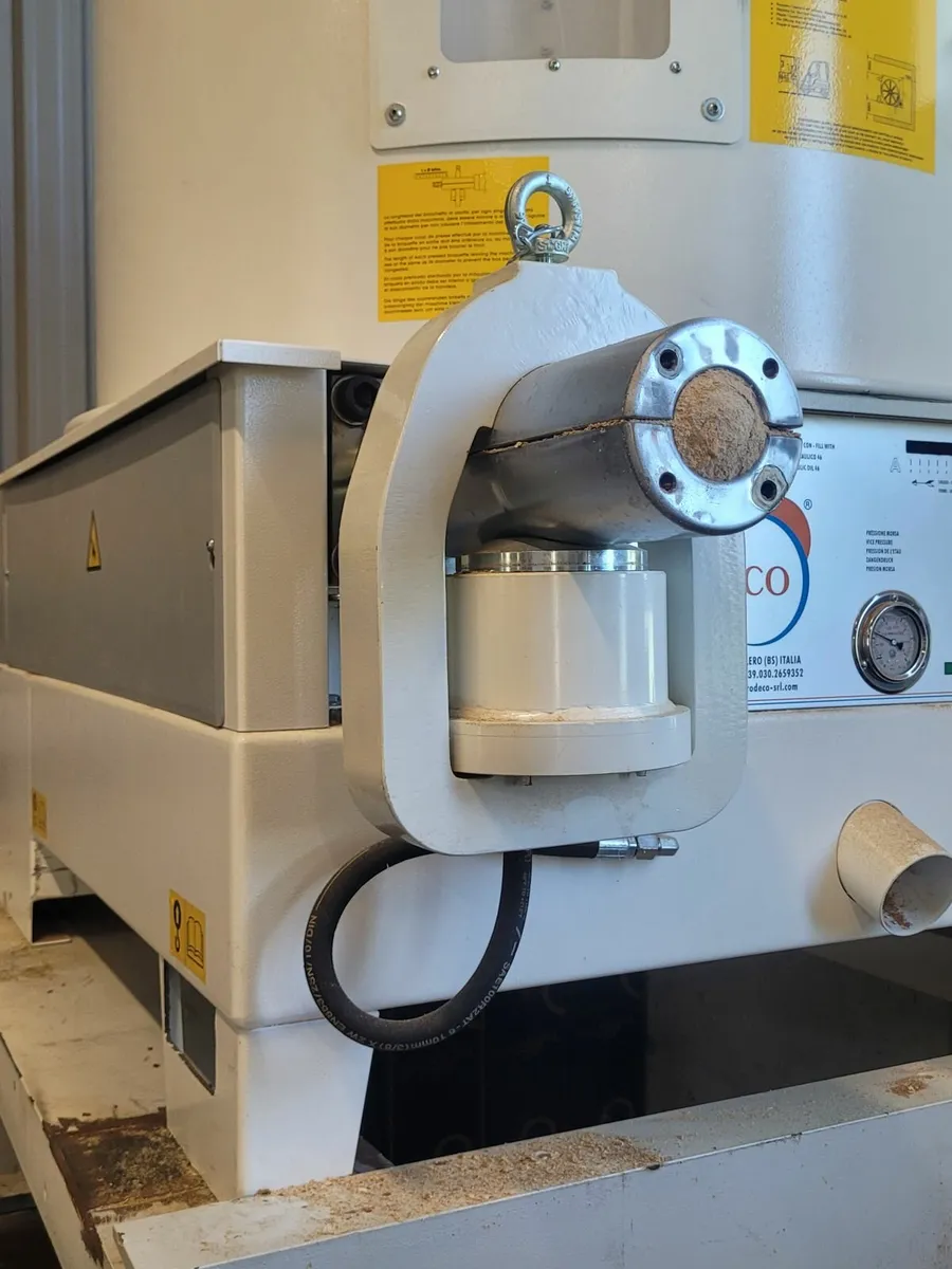 Briquette machine/Prodeco - Image 2