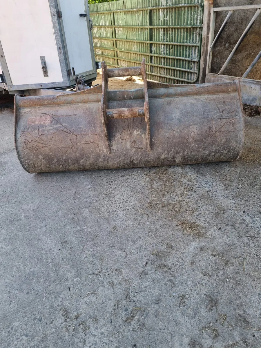 Catepillar 320 Grading Bucket - Image 1