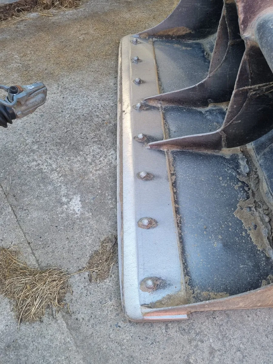 Catepillar 320 Grading Bucket - Image 2