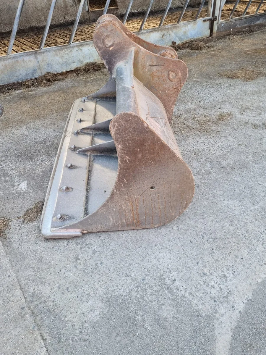 Catepillar 320 Grading Bucket - Image 3