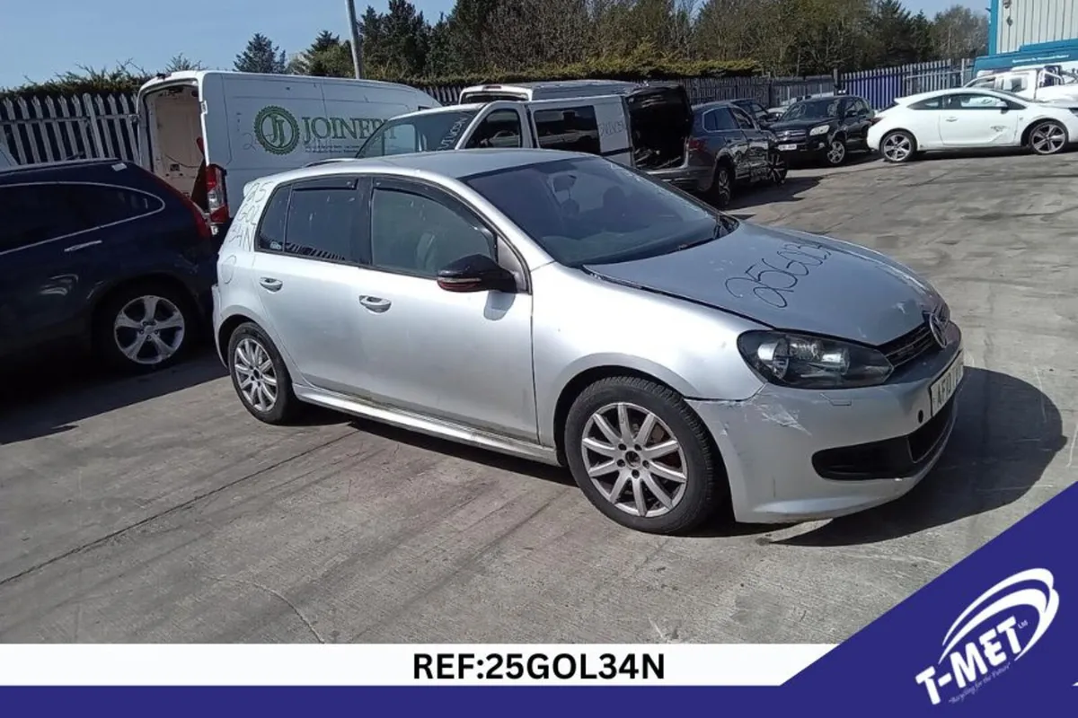 2010 VOLKSWAGEN GOLF BREAKING FOR PARTS - Image 1