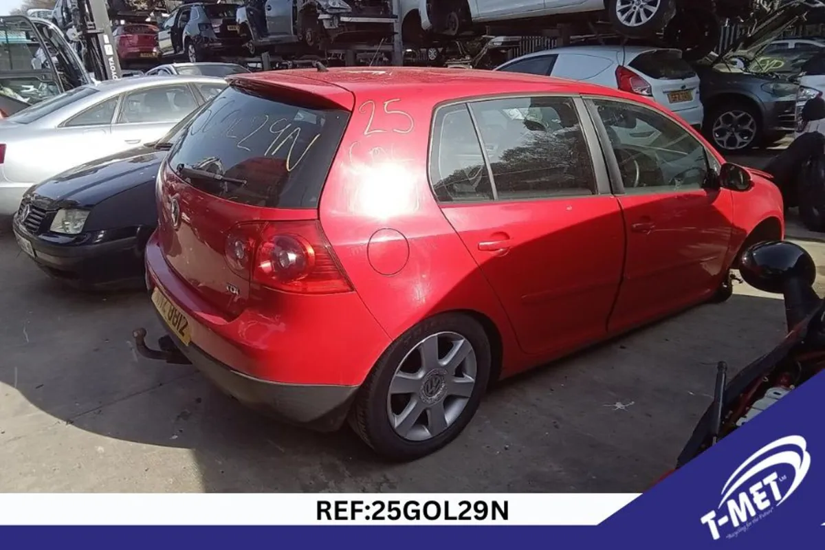 2008 VOLKSWAGEN GOLF BREAKING FOR PARTS - Image 2