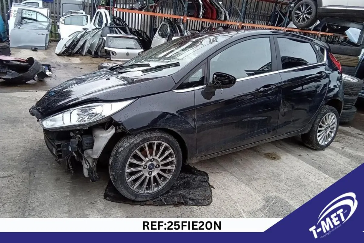2015 FORD FIESTA BREAKING FOR PARTS - Image 2