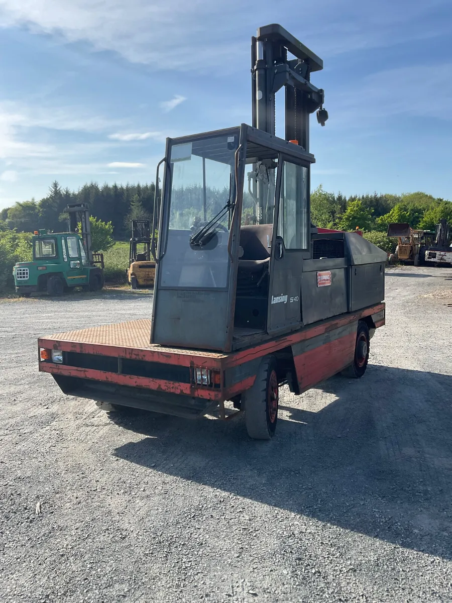 FORKLIFT/ SIDELOADER - Image 4