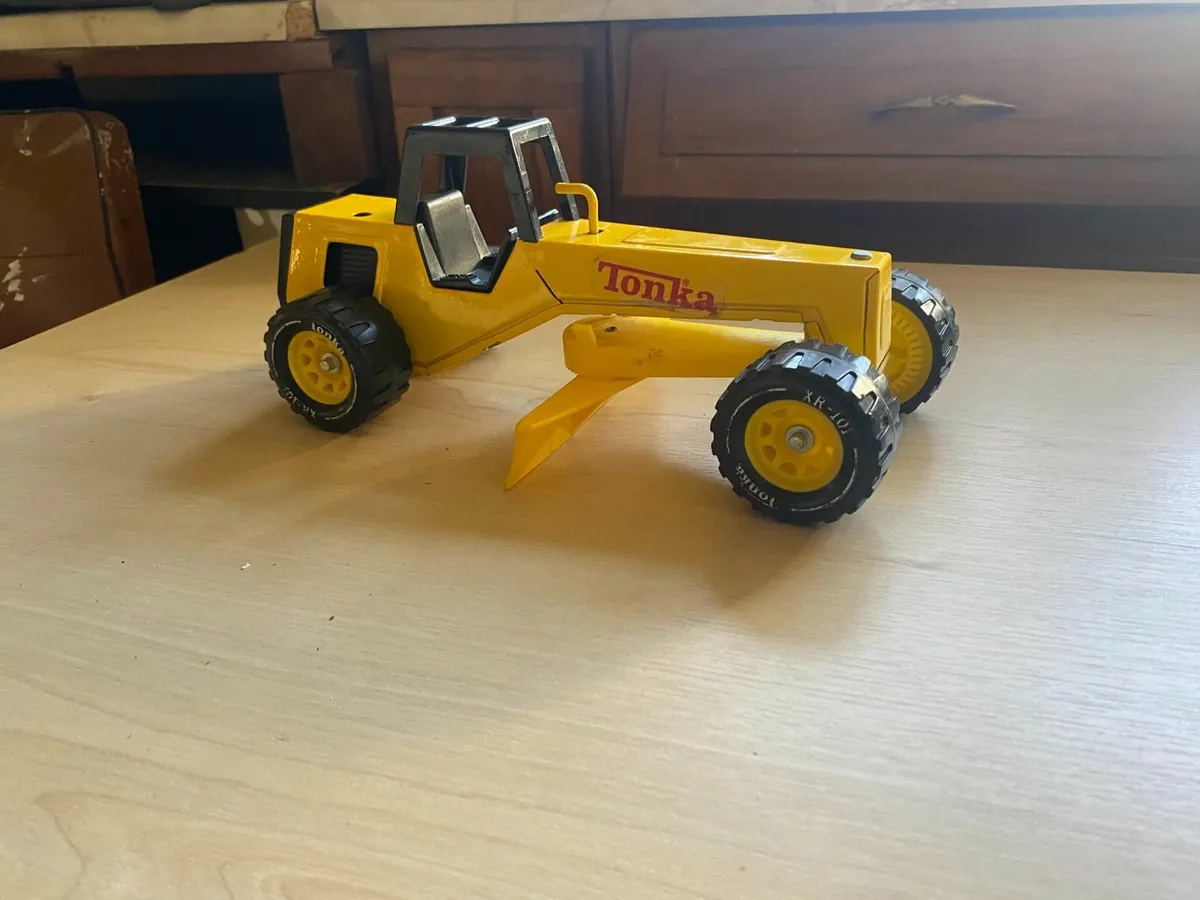 Tonka Vintage Metal Tractor & Trailer Collectable - Image 3