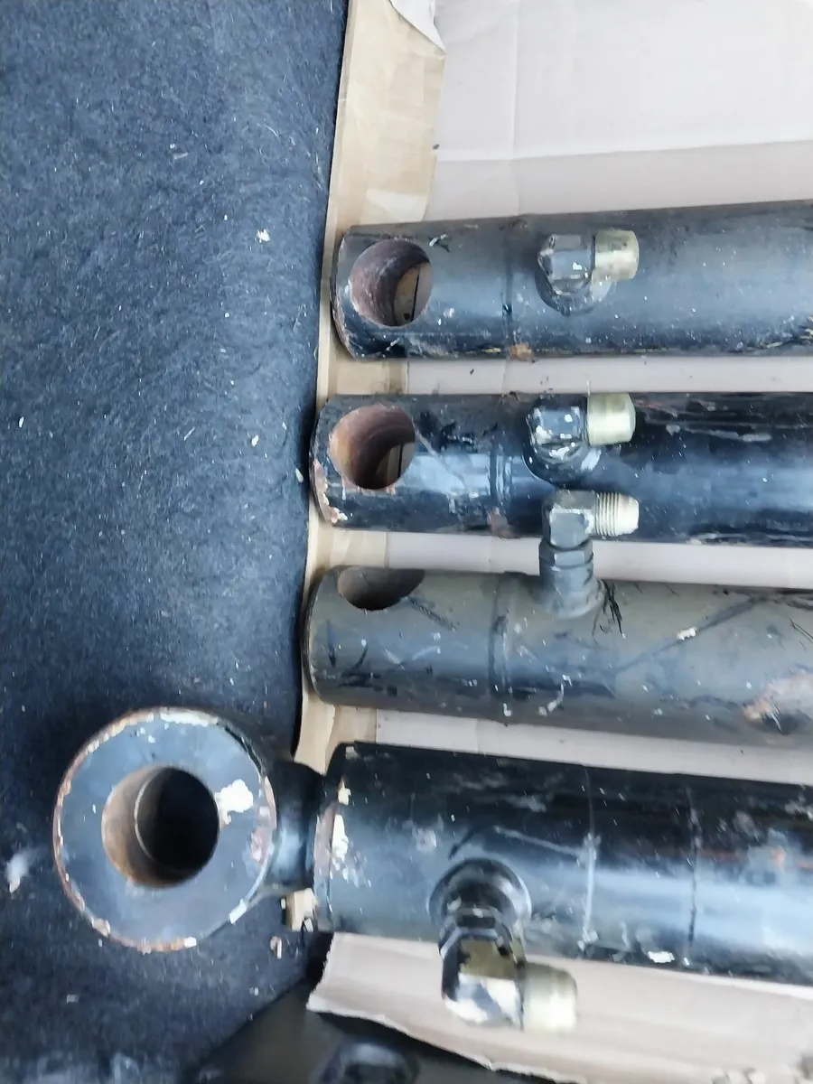 Hydrulic rams - Image 2