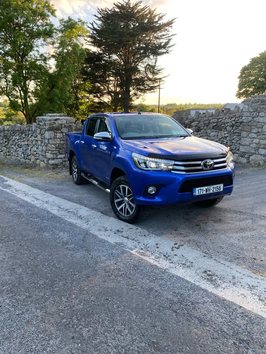 Toyota Hilux Invincible - Image 1