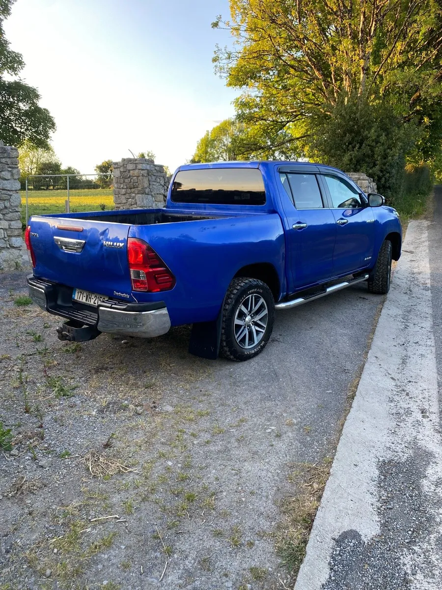 Toyota Hilux Invincible - Image 4