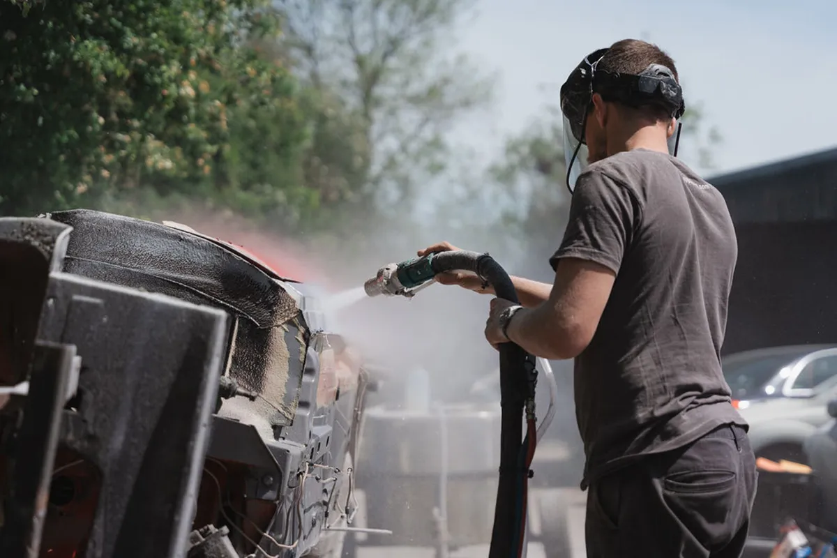 Sandblaster Blasting Machine - Image 1