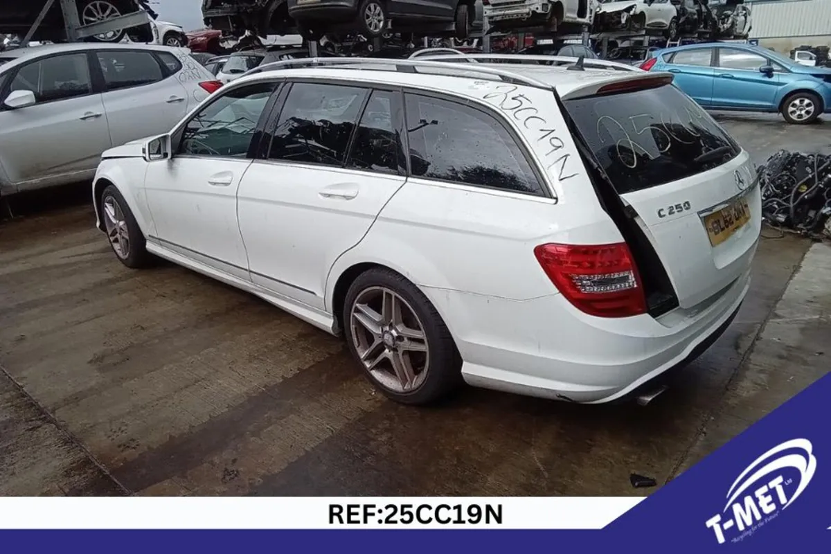 2013 MERCEDES C CLASS BREAKING FOR PARTS - Image 4