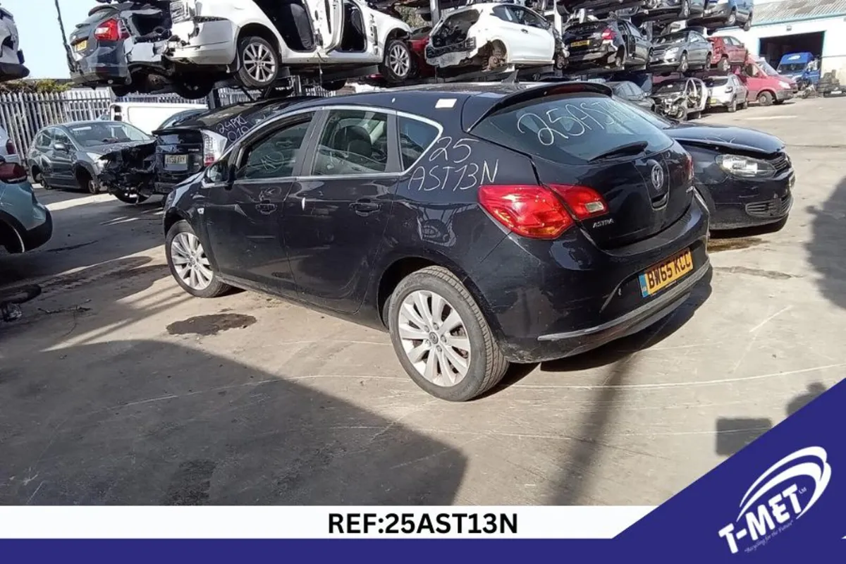 2016 VAUXHALL ASTRA BREAKING FOR PARTS - Image 4