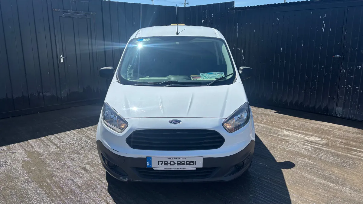 2017 Ford Transit Courier - Image 2