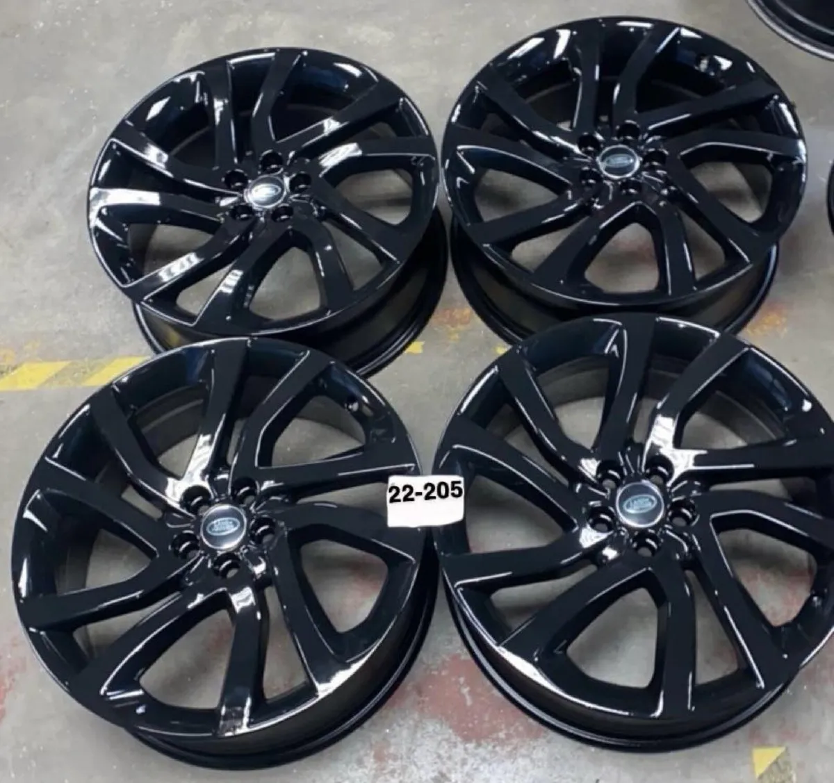 Range Rover 20 inch alloy wheels - Image 1