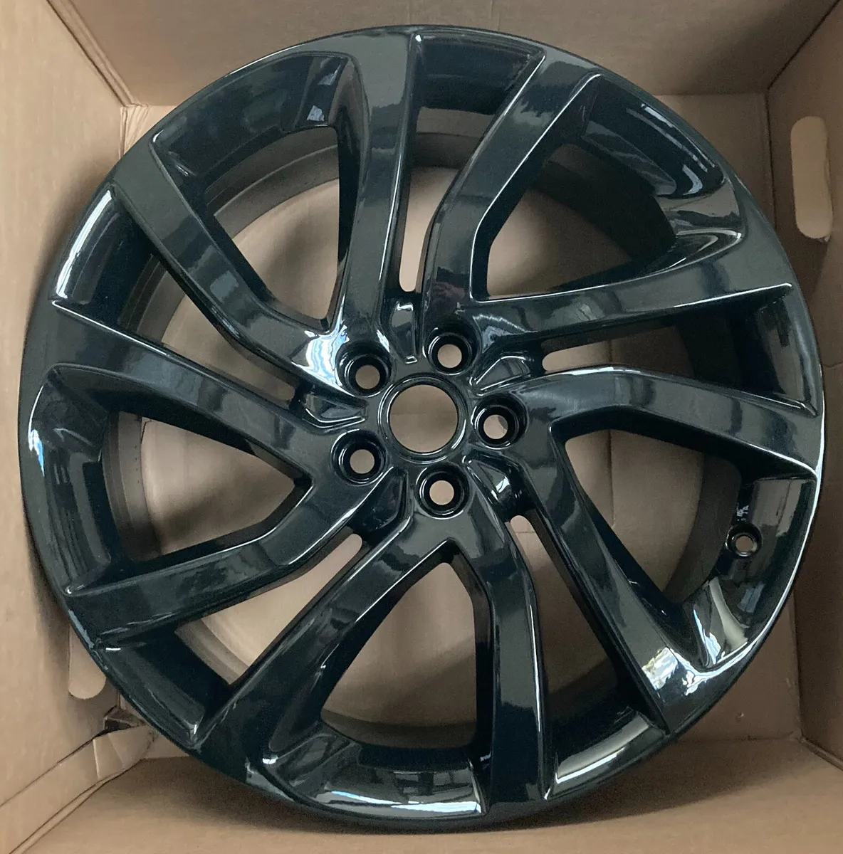Range Rover 20 inch alloy wheels - Image 2