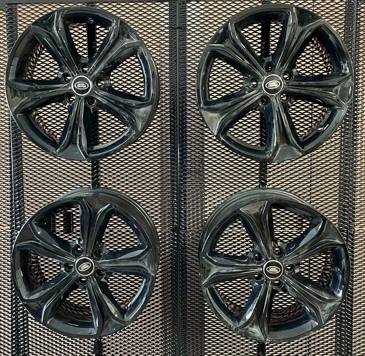 Land Rover 17 inch black alloy wheels