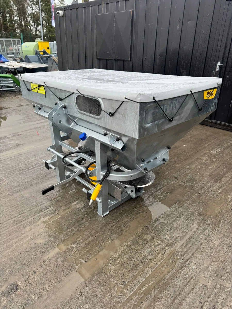 New and Unused Twin Disc Fertilizer Spreader - Image 3