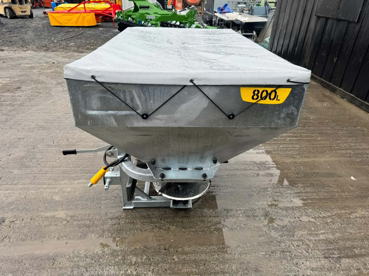 New and Unused Twin Disc Fertilizer Spreader - Image 4