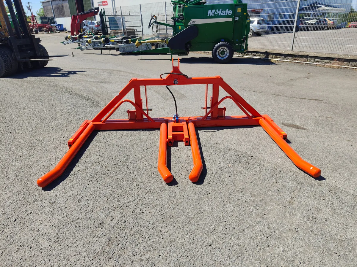Bale lifter - Image 2