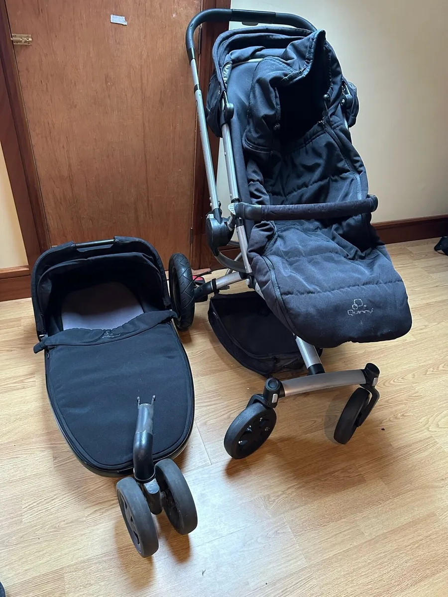 Quinny Buzz Travel Set with Car Seats - Image 1