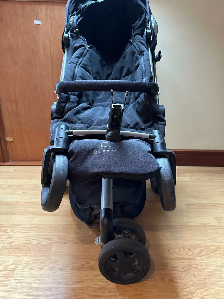 Quinny Buzz Travel Set with Car Seats - Image 3