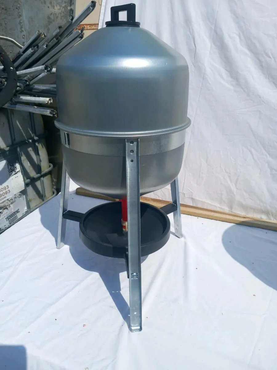 30ltr water drinker on legsy - Image 2