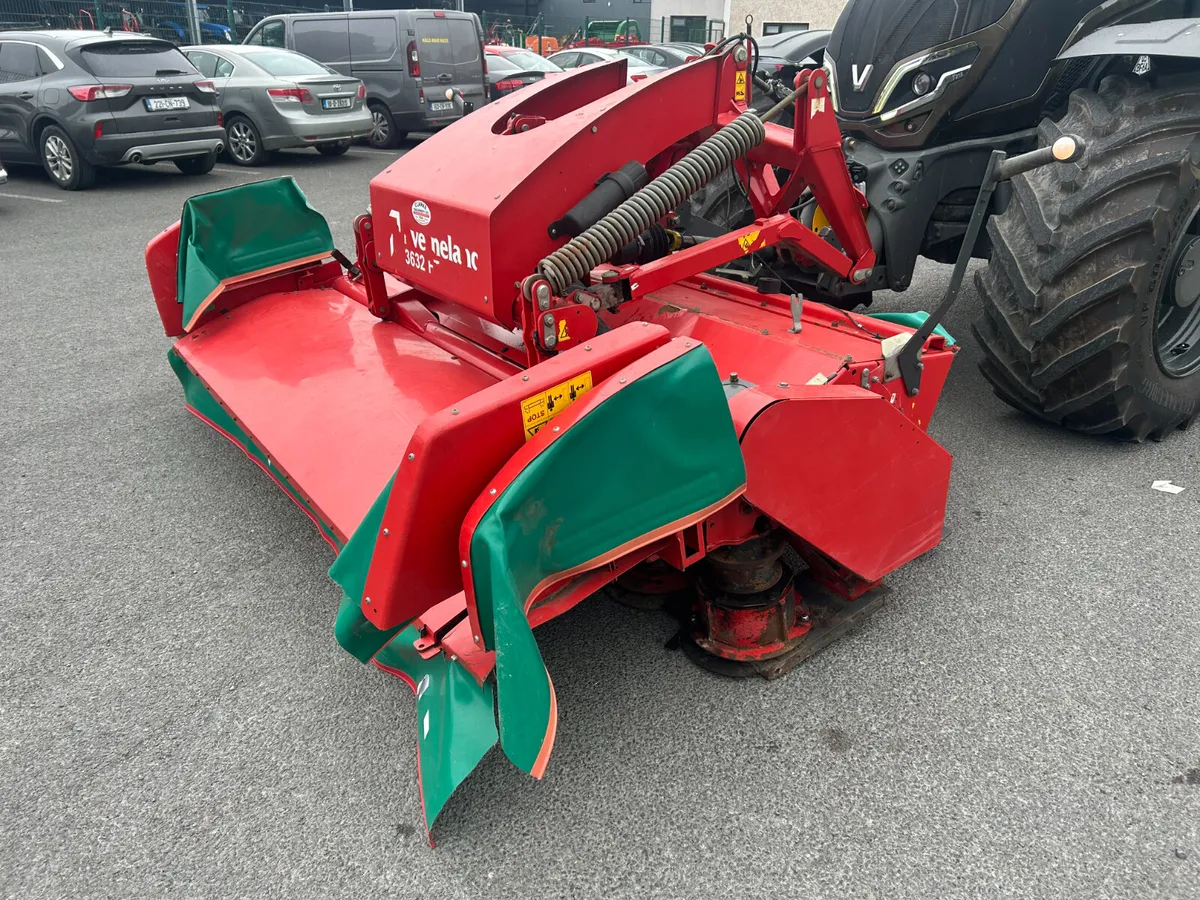 Kverneland 3632 front mower - Image 2