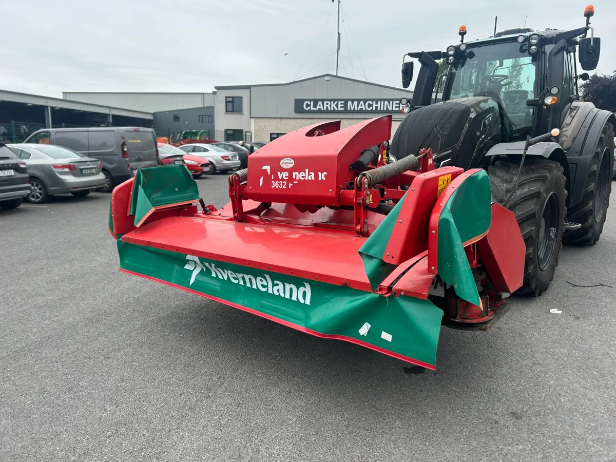 Kverneland 3632 front mower - Image 1