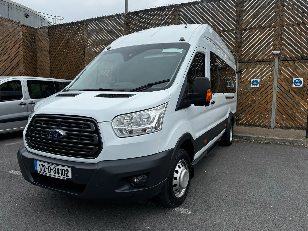 2017 (172)ford transit trend 17seater minibus. - Image 1