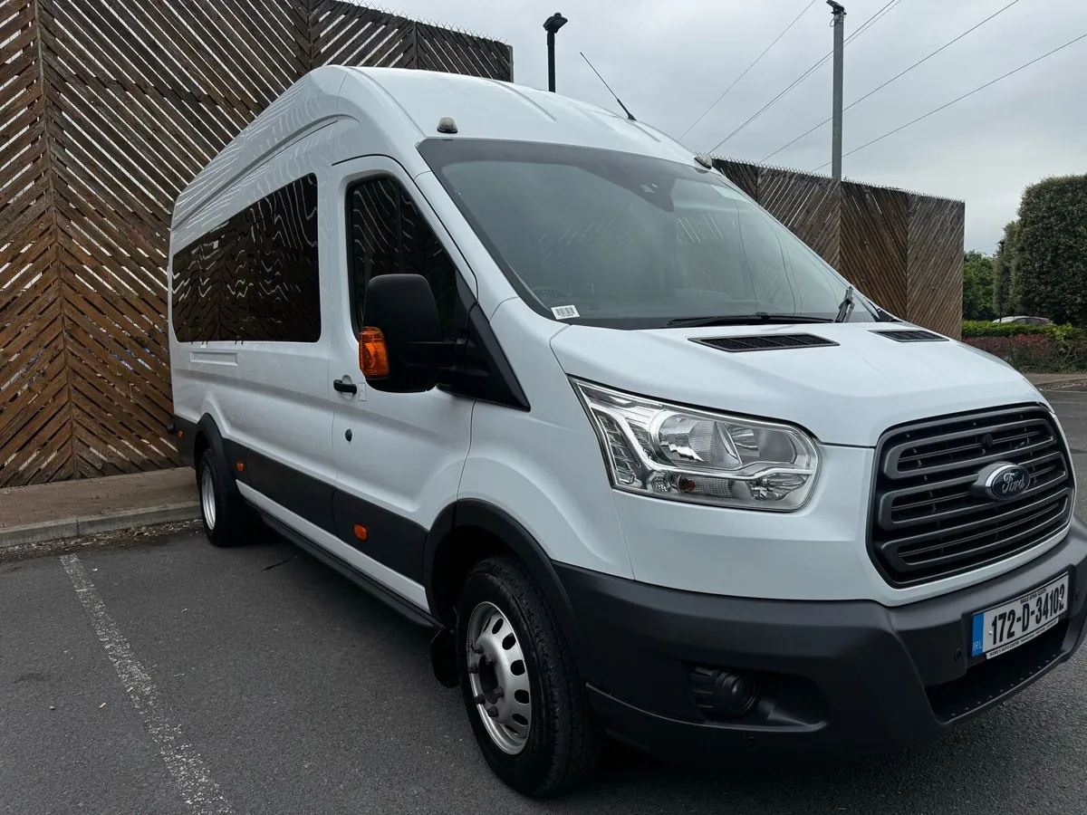 2017 (172)ford transit trend 17seater minibus. - Image 3