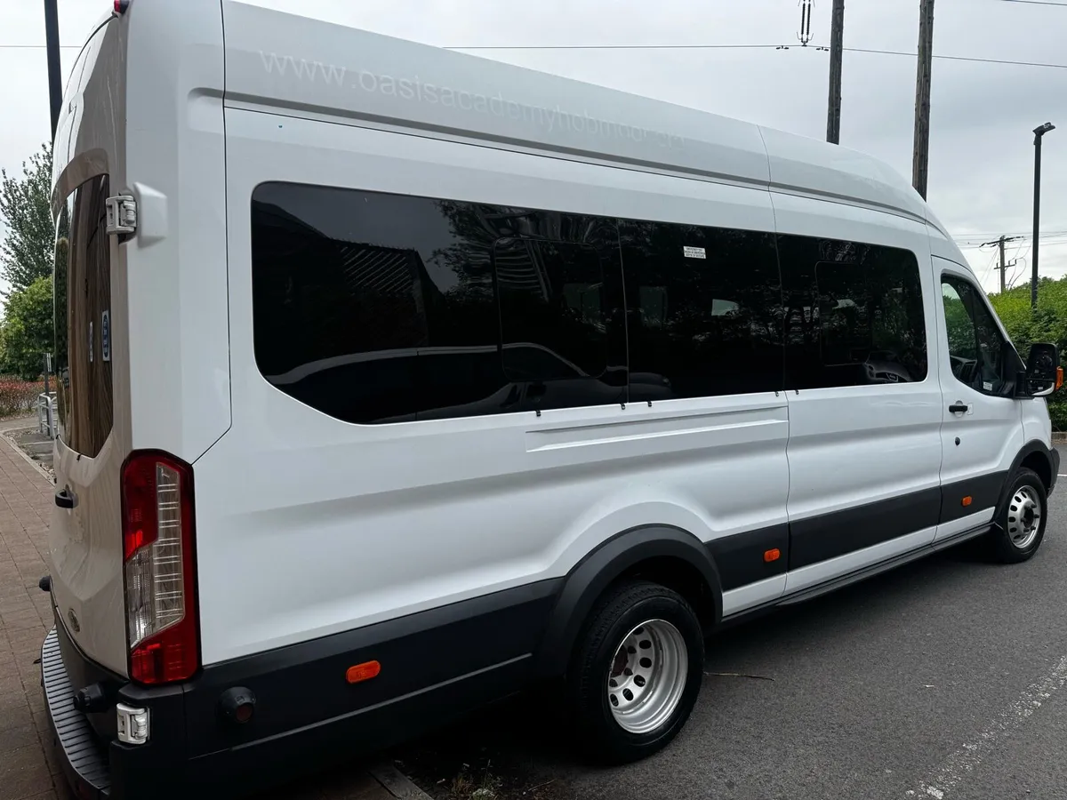 2017 (172)ford transit trend 17seater minibus. - Image 4