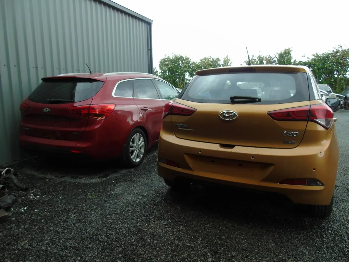hyundai i20's breaking choice of 4 for parts - Image 3