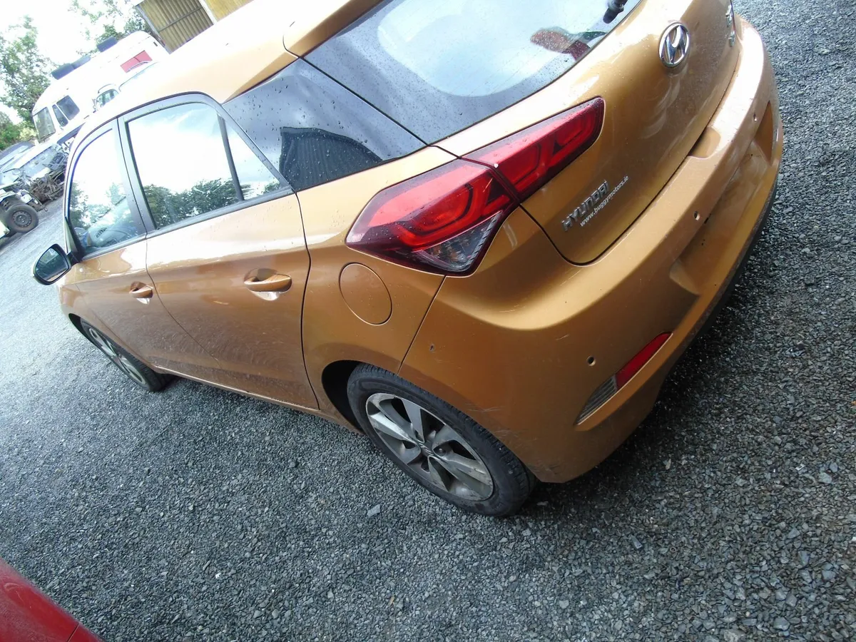 hyundai i20's breaking choice of 4 for parts - Image 4